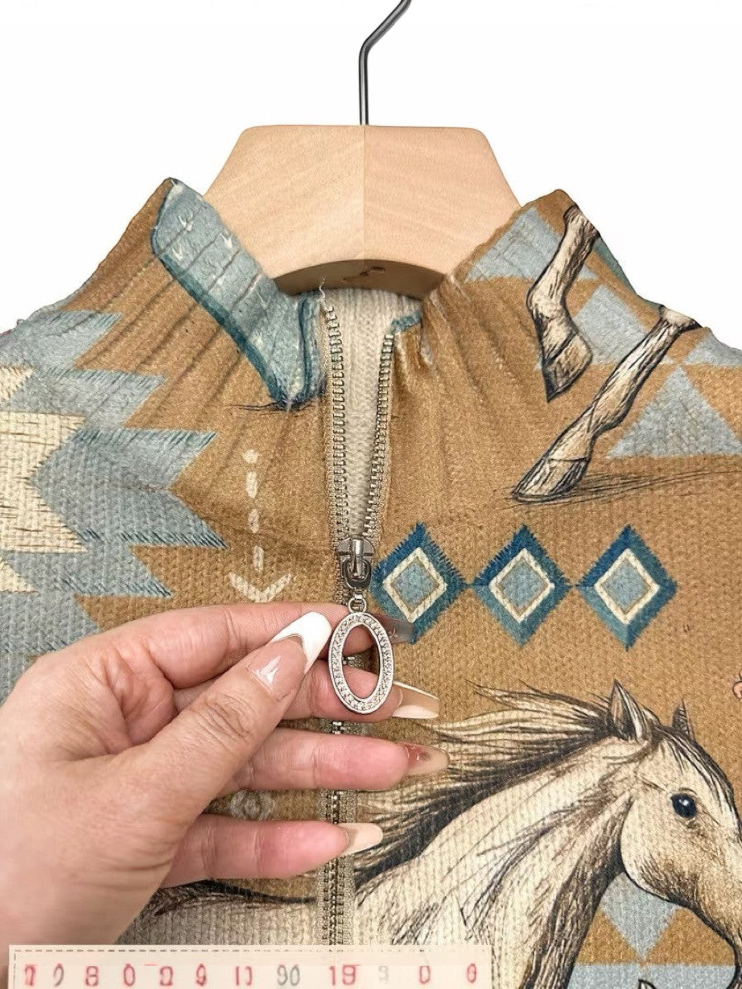 Brigitte | Cardigan à motif de chevaux et de cactus