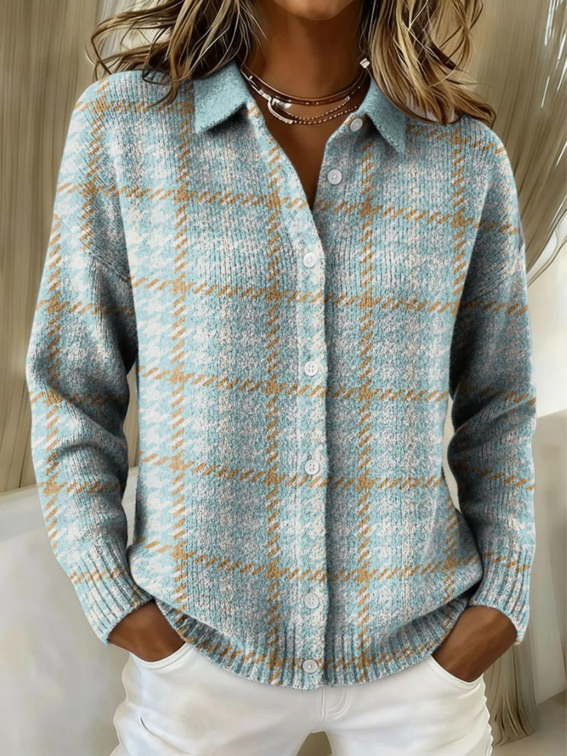 Clara | Tricot boutonné à carreaux bleu ciel
