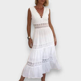 Elsbeth | Robe en dentelle élégante à col en V