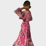 Fiona | Robe longue portefeuille à motif floral et manches longues