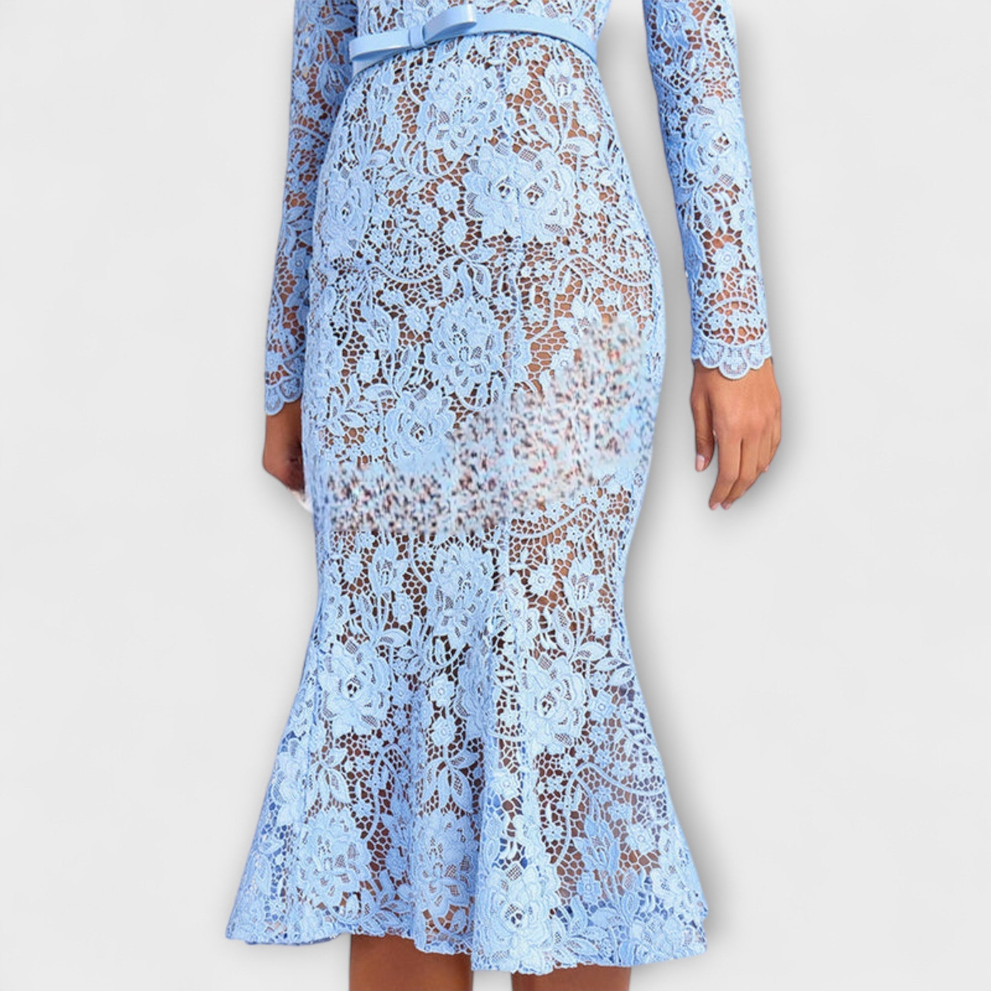 Freya – Robe midi élégante en dentelle fleurie