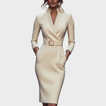 Jana | Robe droite noire élégante avec ceinture
