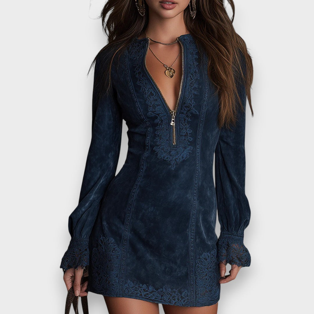 Jane | Robe courte en suédine bleue avec dentelle
