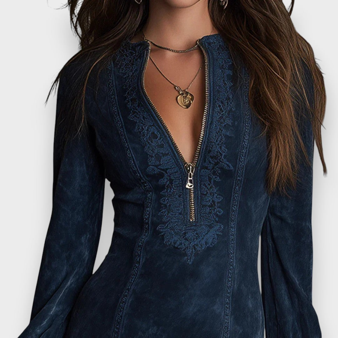 Jane | Robe courte en suédine bleue avec dentelle