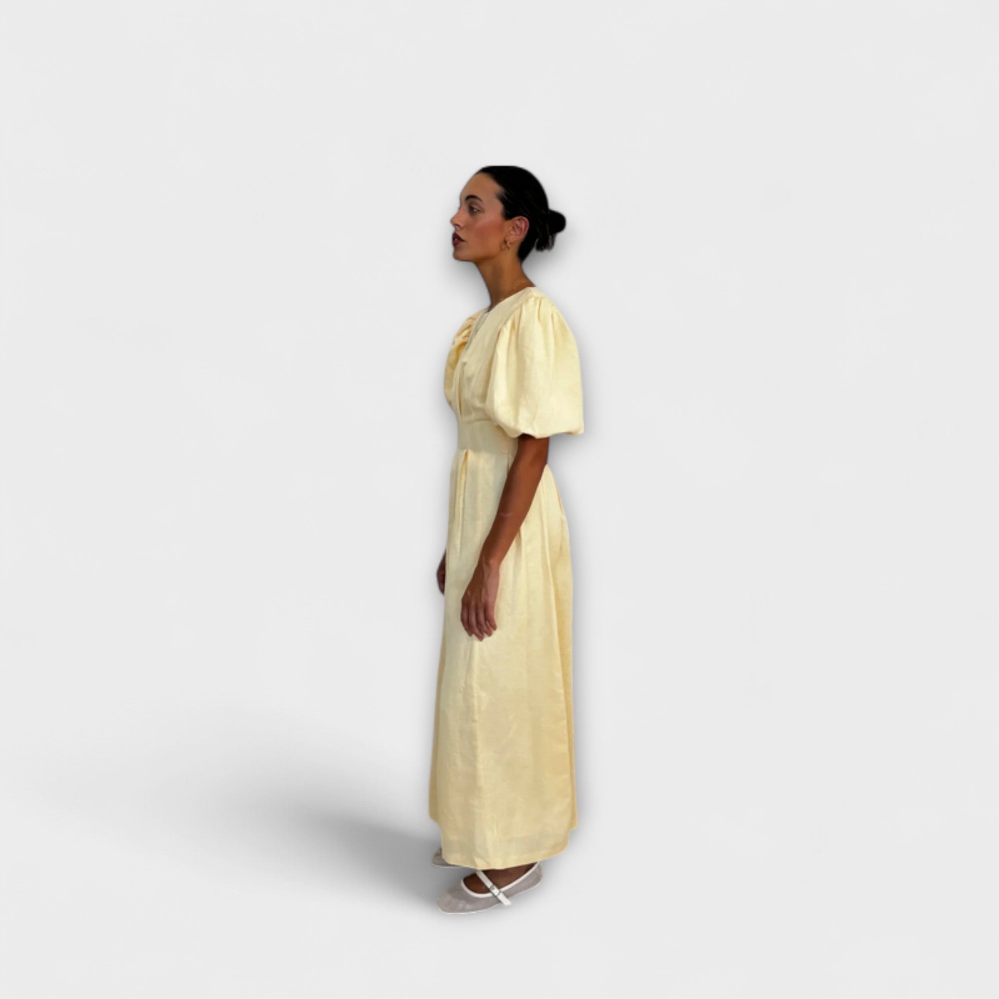 Josephine - Robe longue jaune beurre à coupe aérienne