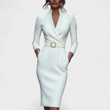 Kate | Robe noire raffinée à ceinture et col mao