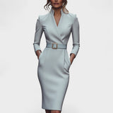 Kate | Robe noire raffinée à ceinture et col mao