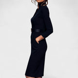 Kate | Robe noire raffinée à ceinture et col mao