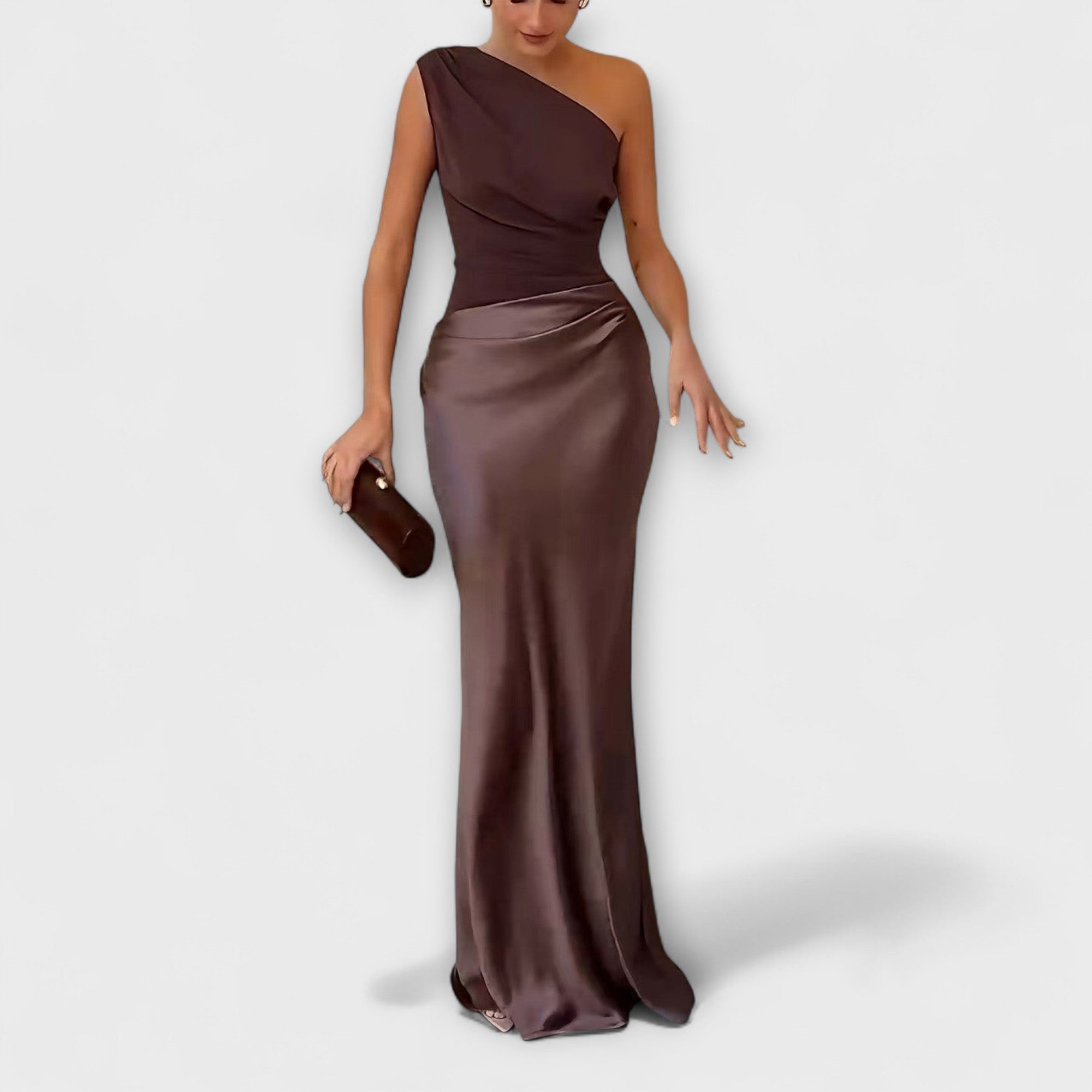 Robe longue plissée élégante à bretelle asymétrique