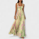 Rosalind | Robe longue en chiffon fleuri plissé avec ceinture