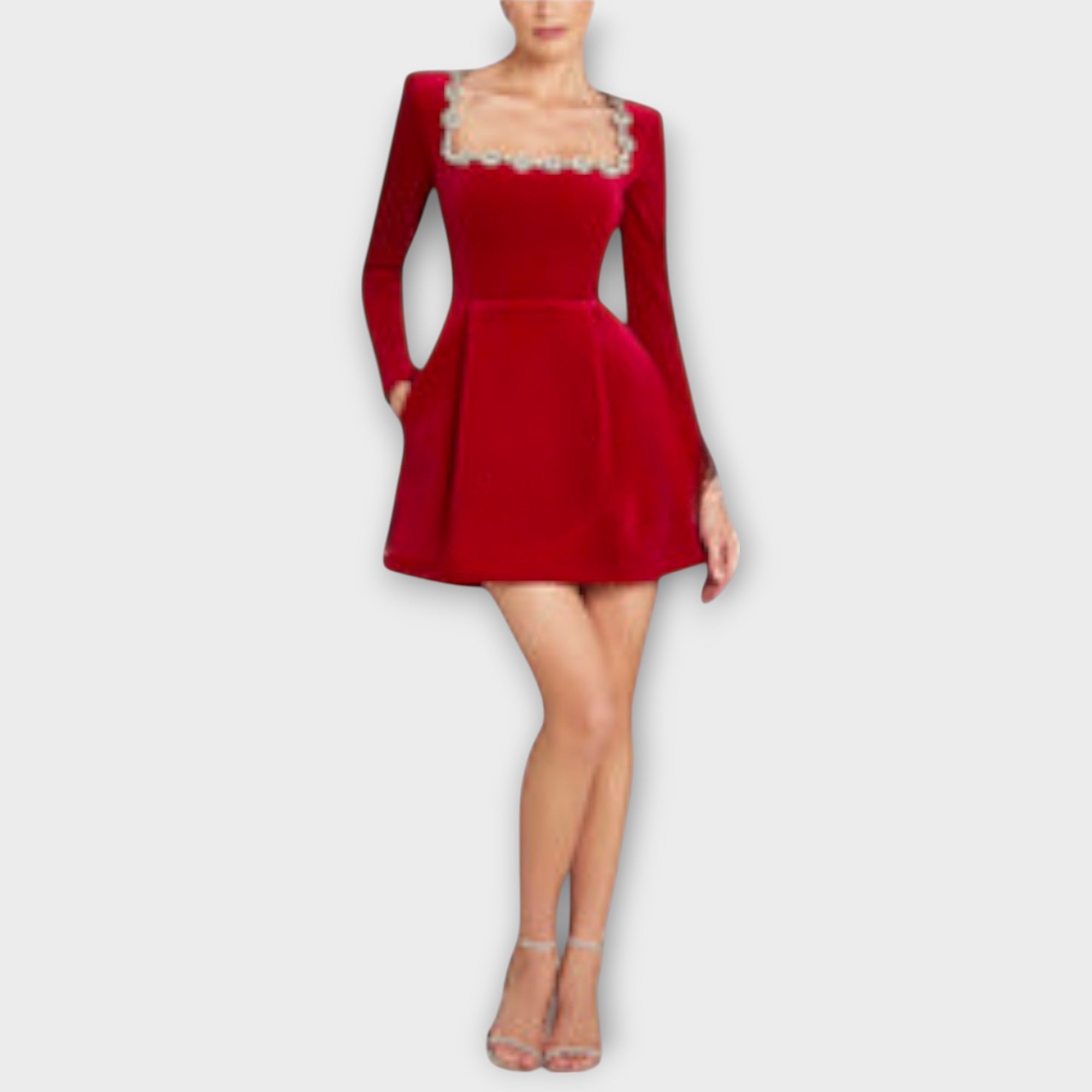 Wren - Robe courte en velours ornée de bijoux